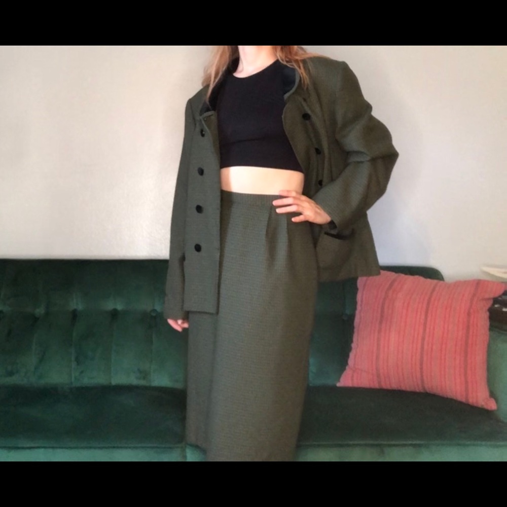 Le Suit Vintage Green & Black Plaid Suit, Size 16